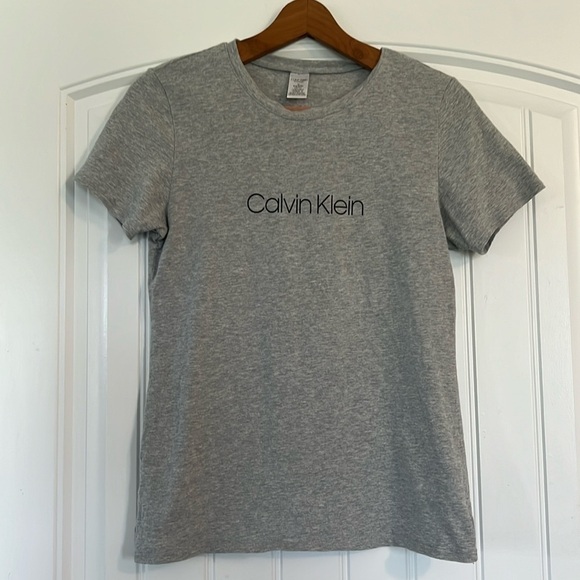 Calvin Klein Sleep Ware Baby T Shirt Size Medium - Picture 1 of 3